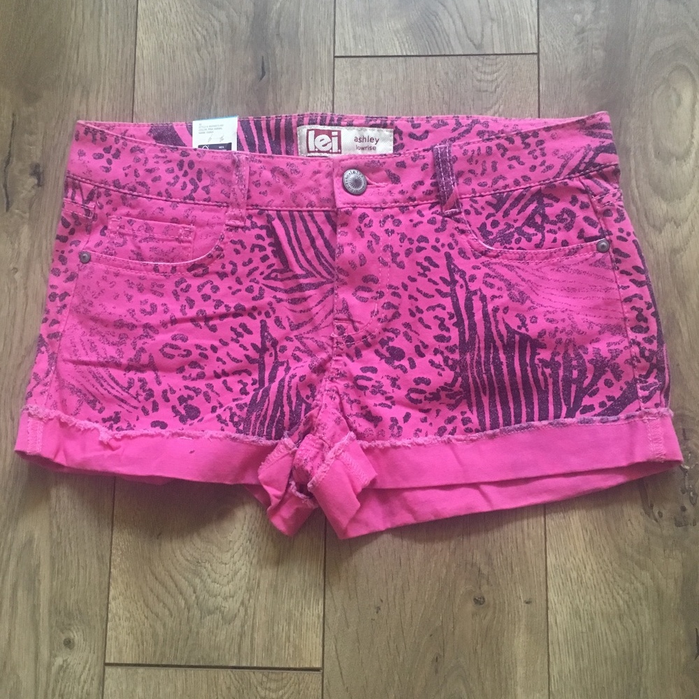 LEI Ashley low rise pink animal shorts NWT